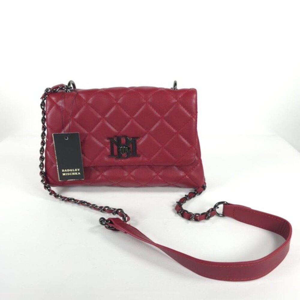 NWT BADGLEY MISCHKA DIAMOND RED VEGAN LEATHER QUILTED MESSENGER BAG BMH-520